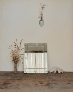 Igor, the 1920s glass mirror No. 939