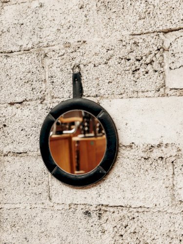 Igor, le miroir rond en cuir N°686