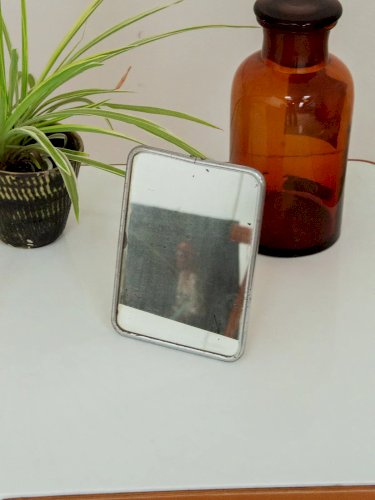 Igor, le petit miroir à poser N°675