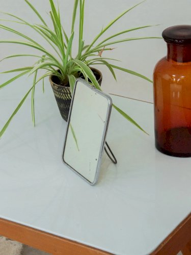 Igor, le petit miroir à poser N°675