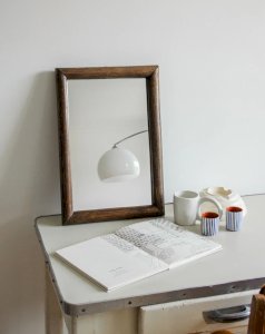 Igor, the small wooden mirror No. 746