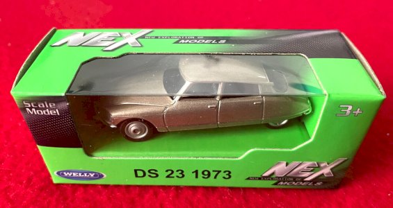  Citroën DS23 (1973) 1/60 Welly