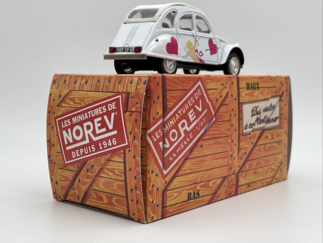  Citroën 2CV6 Saint Valentin (1986) 1/43 Norev
