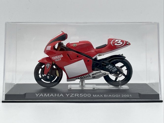  Yamaha YZR500 (2001) 