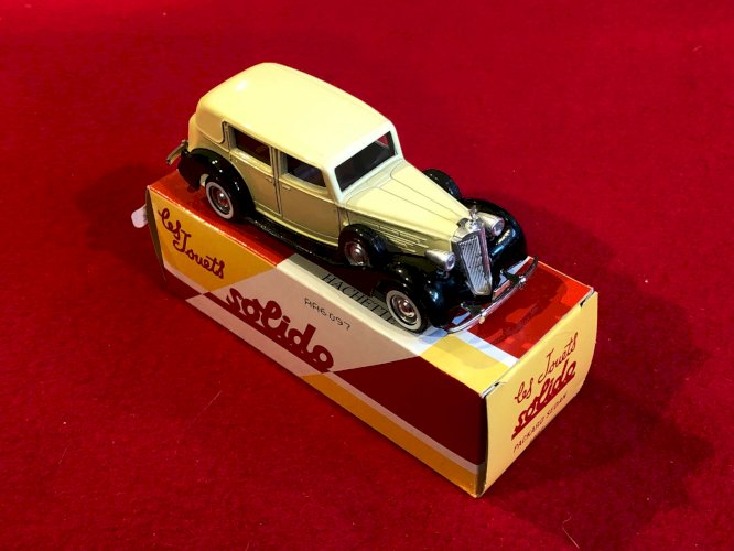  Packard Sedan (1937) 1/43 Solido 