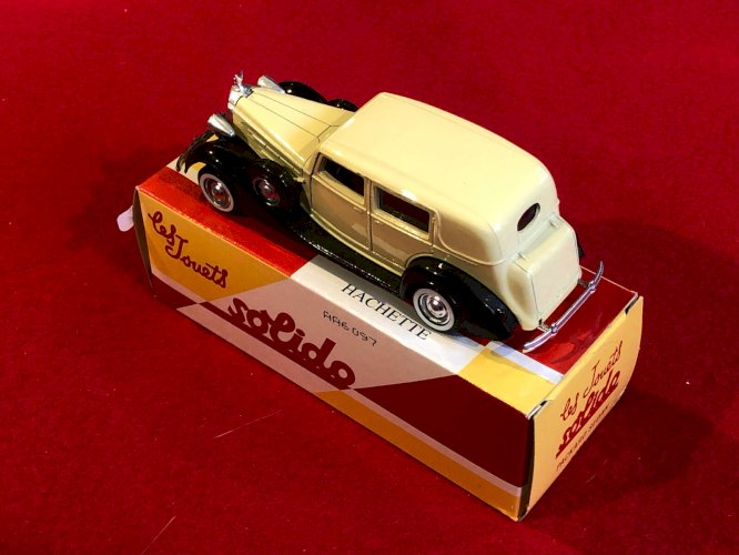  Packard Sedan (1937) 1/43 Solido 