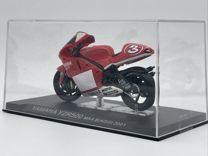  Yamaha YZR500 (2001) 