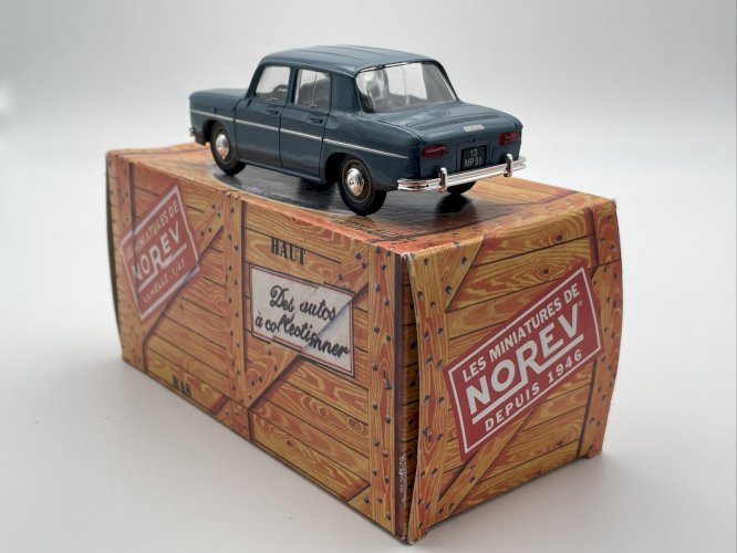  Renault 8 (1968) 1/43 Norev