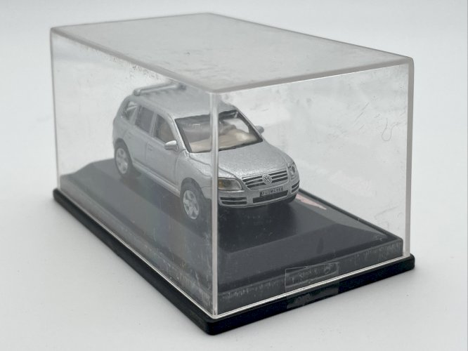  Volskwagen Touareg 1/87 Schuco