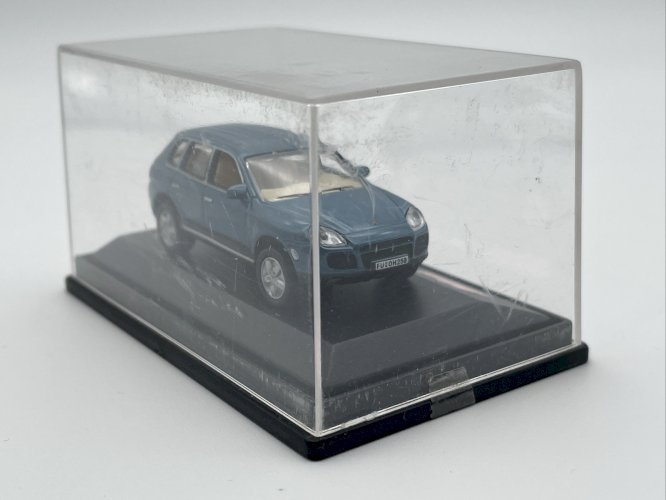  Porsche Cayenne Turbo 1/87 Schuco
