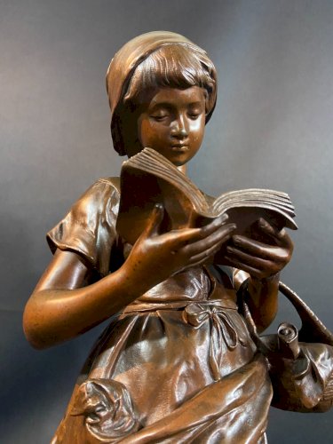 Important bronze fin XIXe Mathurin MOREAU 1822-1912 Jeune fille à la lecture