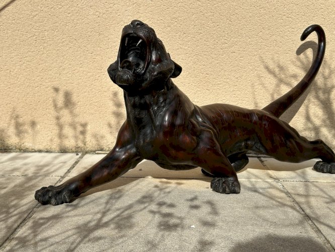 IMPORTANT OKIMONO TIGRE EN BRONZE JAPON  MEIJI XIXEME SIGNÉ 80 Cm YEUX SULFURE