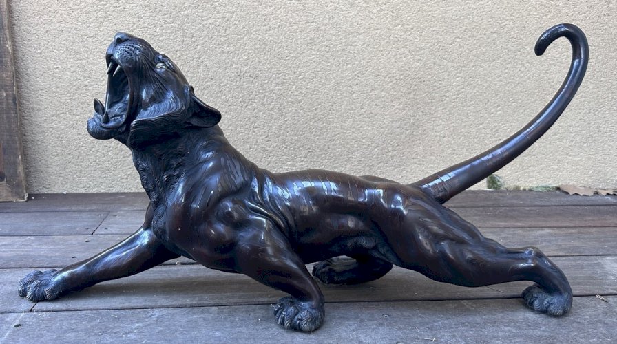 IMPORTANT OKIMONO TIGRE EN BRONZE JAPON  MEIJI XIXEME SIGNÉ 80 Cm YEUX SULFURE