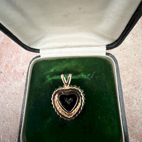 Important pendentif Strass cœur Imitation Saphir serti Cristal Style Swarovski