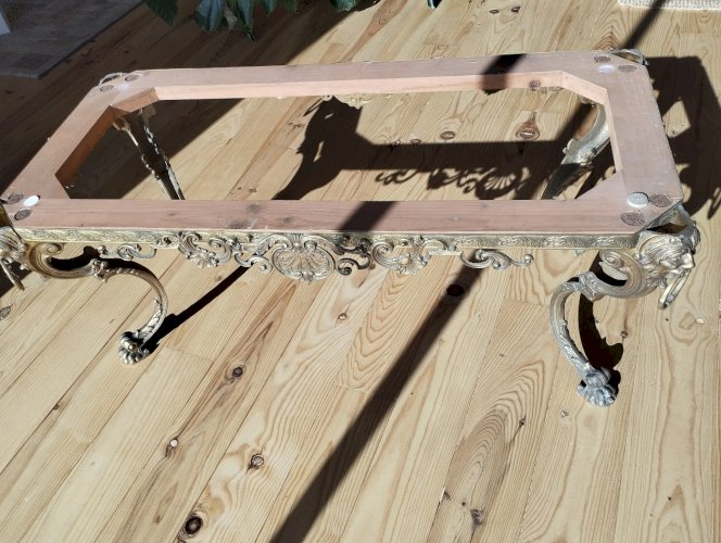 Important piètement de table basse Napoléon III en laiton – fin XIXe siècle