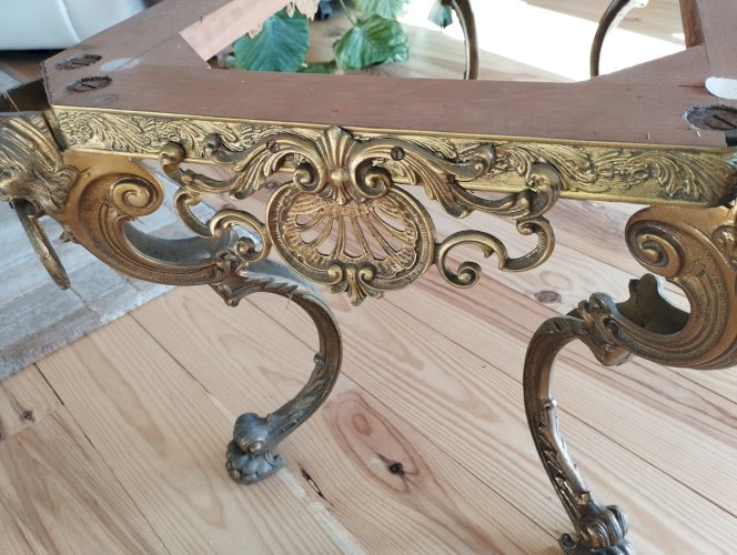 Important piètement de table basse Napoléon III en laiton – fin XIXe siècle