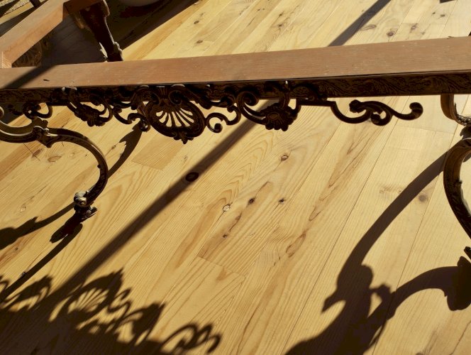 Important piètement de table basse Napoléon III en laiton – fin XIXe siècle