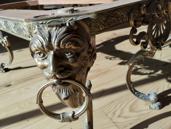 Important piètement de table basse Napoléon III en laiton – fin XIXe siècle