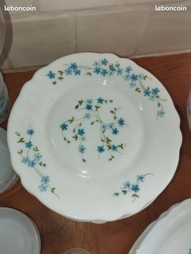 Important service Arcopal Myosotis / Veronica – Lot complet indissociable – État exceptionnel