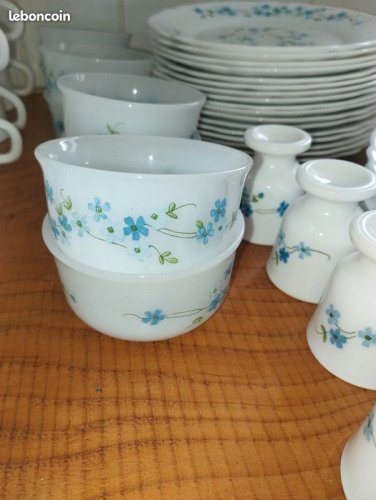 Important service Arcopal Myosotis / Veronica – Lot complet indissociable – État exceptionnel