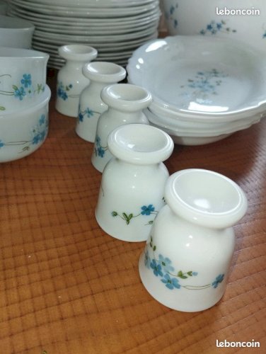 Important service Arcopal Myosotis / Veronica – Lot complet indissociable – État exceptionnel