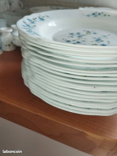 Important service Arcopal Myosotis / Veronica – Lot complet indissociable – État exceptionnel