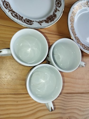 Important service en porcelaine de Limoges – GDA – décor « Manoir de Chaubuisson » – 41 pièces