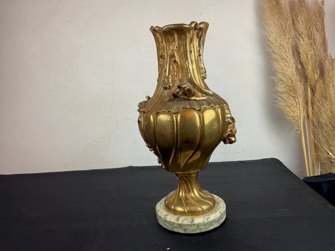 Important vase en Bronze , Emile Pinedo (1840-1916) décor de panthère