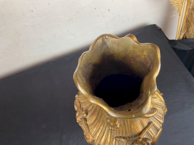 Important vase en Bronze , Emile Pinedo (1840-1916) décor de panthère