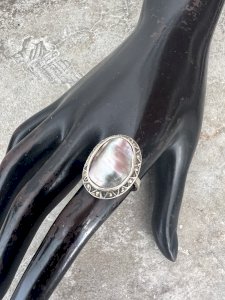Important antique silver ring with mother-of-pearl and marcasites, French Minerva hallmark.