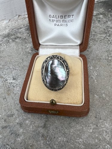 Importante bague Ancienne argent nacre et marcassites Poinçon Minerve France