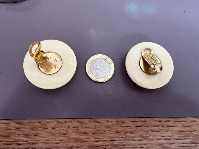 Importante Paire de boucles d’oreilles Clips vers 1980 Italie vintage Fashion
