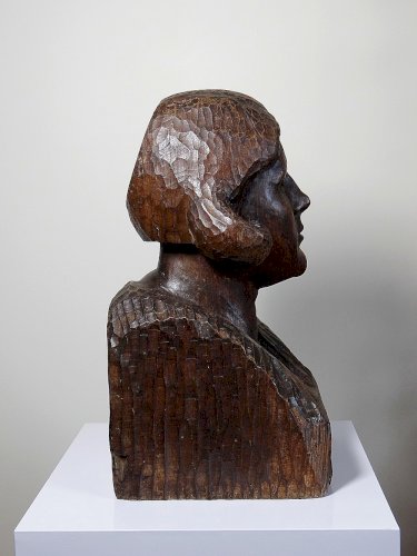 Imposant buste de femme en bois massif sculpté à la gouge XIXe