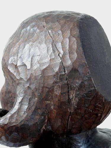 Imposant buste de femme en bois massif sculpté à la gouge XIXe