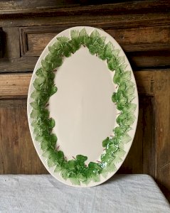 Imposing oval leaf plaster dish