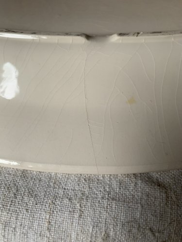 Imposant plat barbotine feuilles ovale 