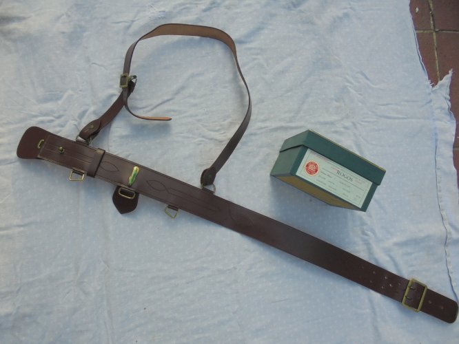 ceinturon  francais  d officier d infanterie de 1 guerre et sa boite 