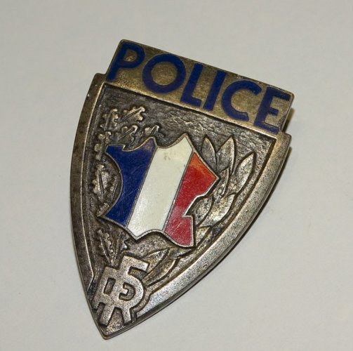 -INSIGNE KEPI de POLICE Emaillé ARTHUS BERTRAND PARIS COLLECTION MILITARIA   D