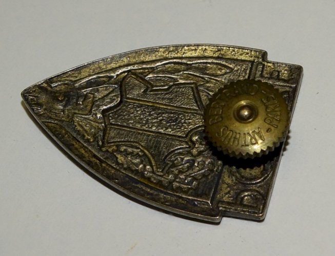 -INSIGNE KEPI de POLICE Emaillé ARTHUS BERTRAND PARIS COLLECTION MILITARIA   D