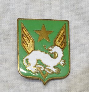 - MILITARY INSIGNIA AUGIS ENAMEL BASE PILOT SCHOOL 705 of COGNAC D