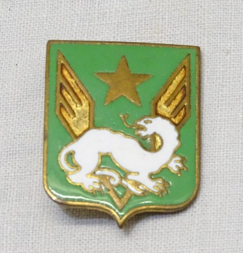 -INSIGNE MILITAIRE AUGIS EMAILLE BASE ECOLE DE PILOTAGE 705 de COGNAC   D