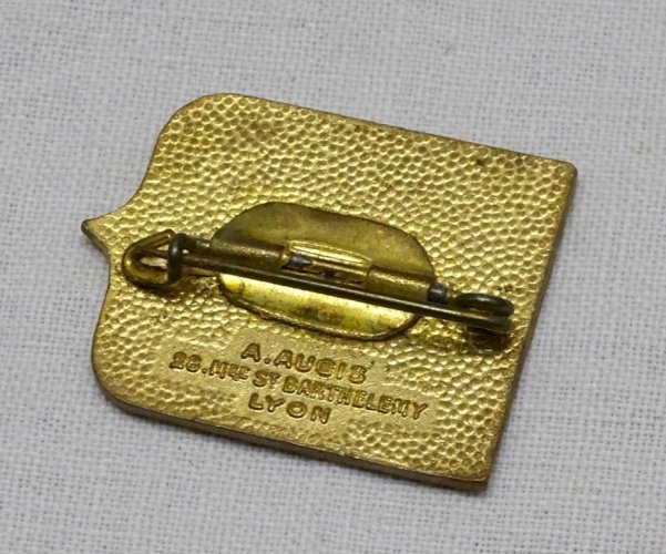 -INSIGNE MILITAIRE AUGIS EMAILLE BASE ECOLE DE PILOTAGE 705 de COGNAC   D