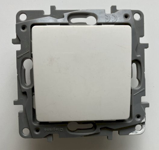 Interrupteur poussoir Legrand Niloe 664705