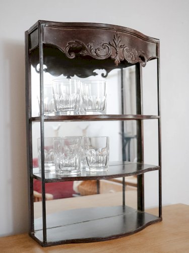 Isabelle, l'étagère en verre et bakélite N°233