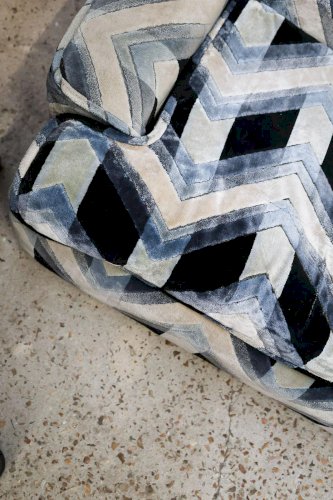 Jacques, le canapé en velours Guermonprez N°111