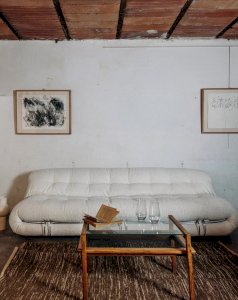 Jacques, the Soriana sofa in boucle fabric No. 71