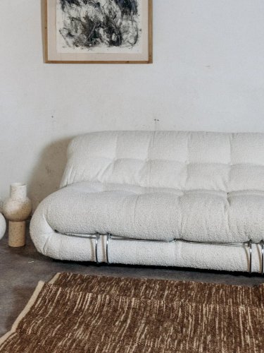 Jacques, le canapé Soriana en tissu bouclette N°71