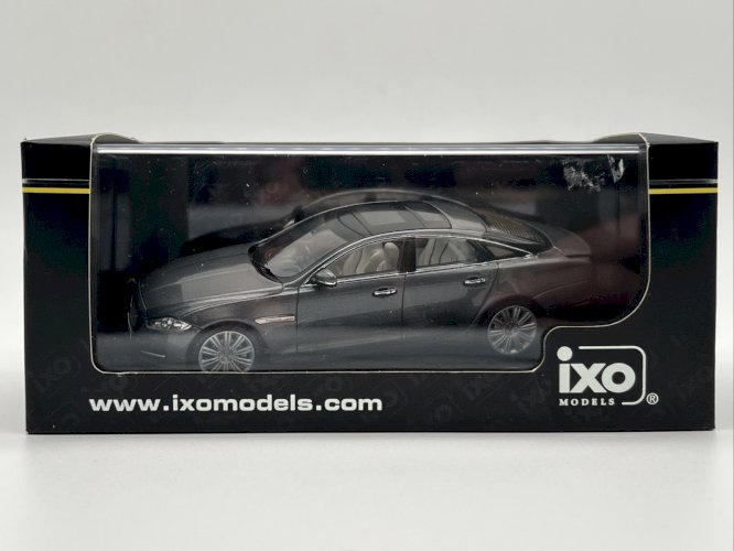 Jaguar XJ (2011) 1/43 IXO