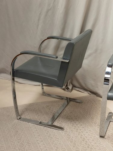 Jakob, la paire de fauteuils Brno N°532