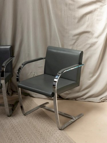 Jakob, la paire de fauteuils Brno N°532